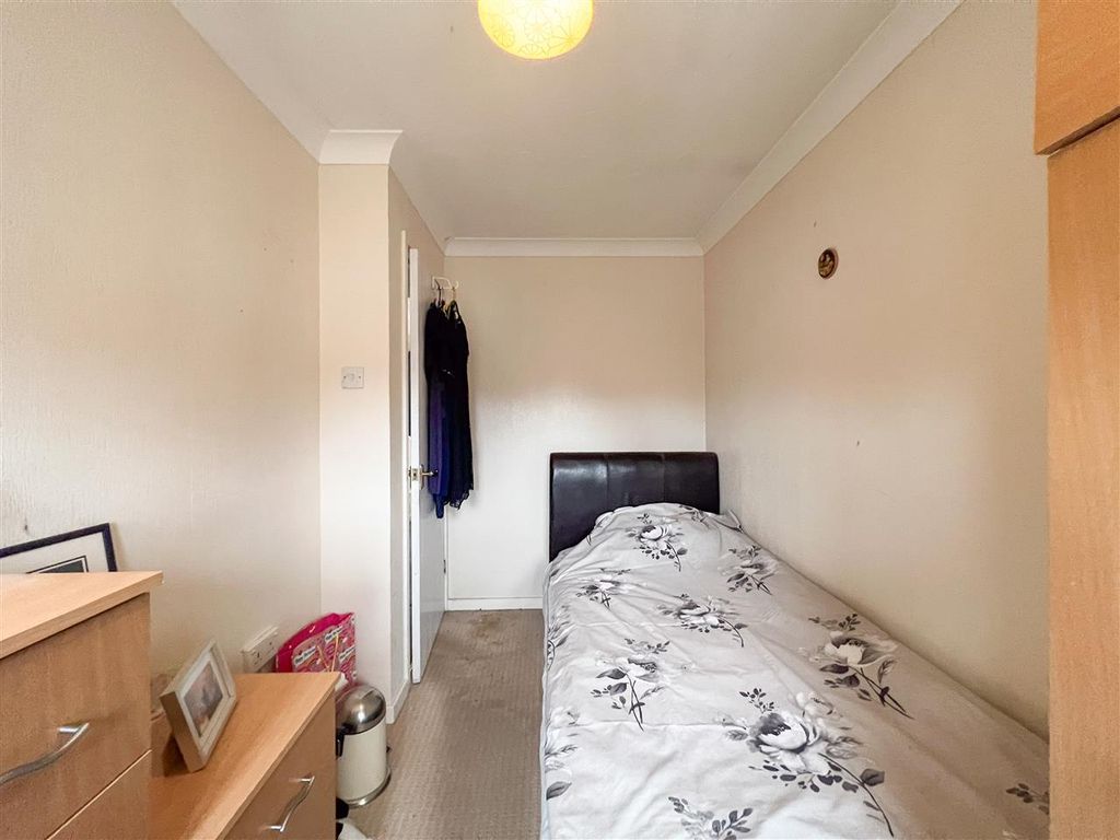 2 bed end terrace house for sale in Yardley Road, Yardley, Birmingham B25, £185,000