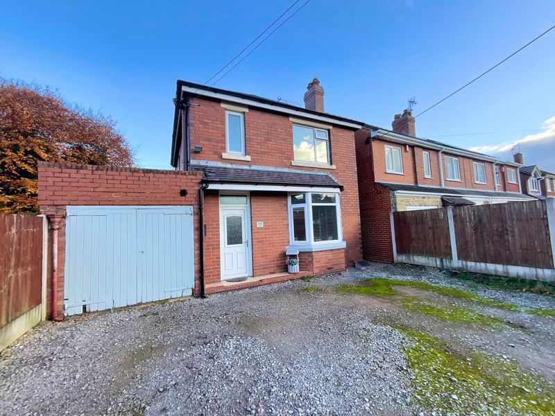 3 bed detached house for sale in Mill Road, Cheadle, Stoke-On-Trent ST10, £260,000