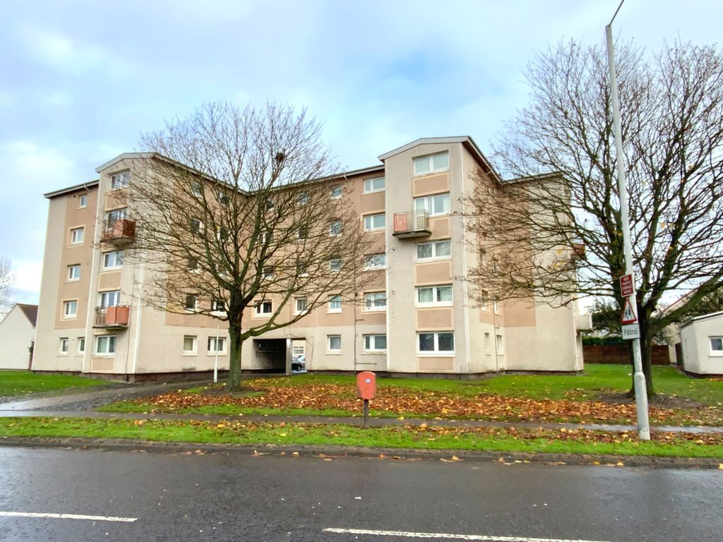 2 bed flat for sale in Overton Mains, Kirkcaldy, Kirkcaldy KY1, £67,995