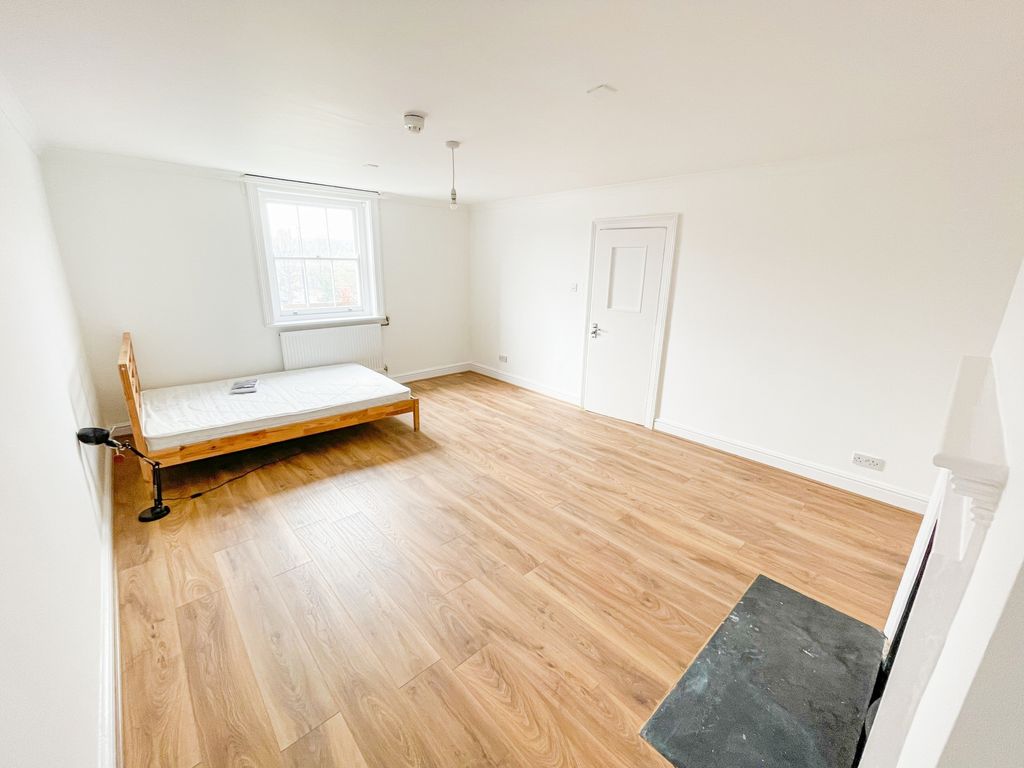 Room to rent in Dalston Lane, Hackney E8, £900 pcm