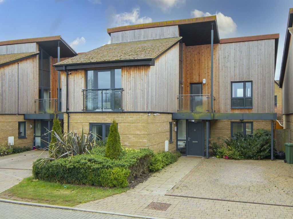 4 bed detached house to rent in Aiken Grange, Milton Keynes Village, Milton Keynes MK10, £2,200 pcm