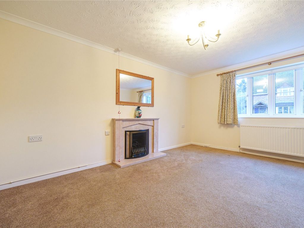 2 bed flat for sale in Highfield Court, Burghfield Common, Reading, Berkshire RG7, £230,000