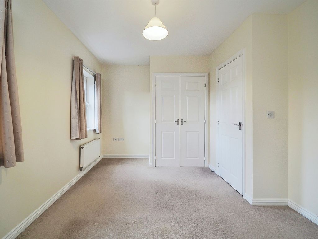 3 bed town house for sale in Avon Place, Salisbury SP1, £300,000