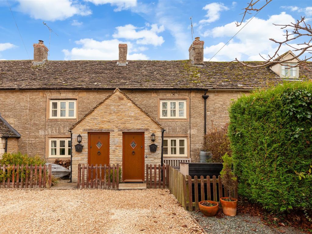 2 bed cottage for sale in Lower End, Alvescot, Bampton OX18, £250,000