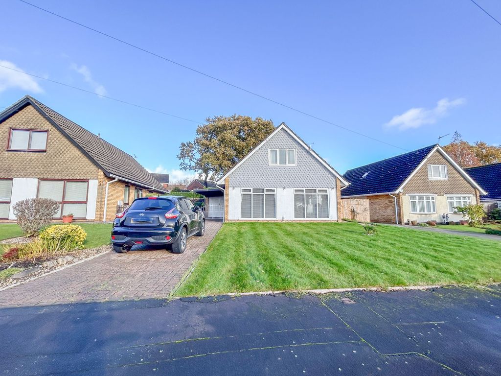 4 bed detached house for sale in Holland Close, Rogerstone NP10, £450,000