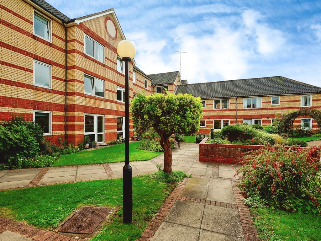 1 bed flat for sale in Homecolne House, Louden Road, Cromer NR27, £110,000