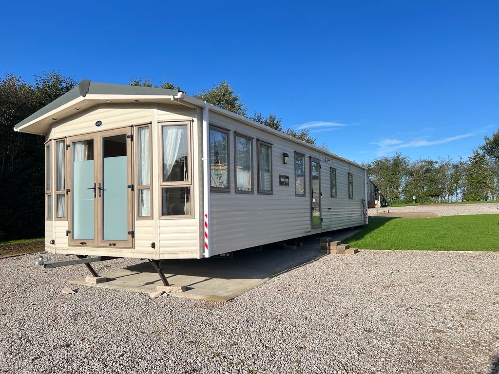 2 bed mobile/park home for sale in Capernwray, Carnforth LA6, £37,999