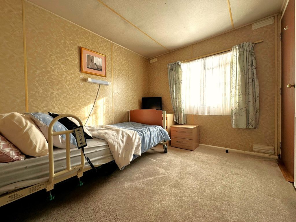 2 bed mobile/park home for sale in Oakymead Park Newton Road, Kingsteignton, Newton Abbot TQ12, £80,000