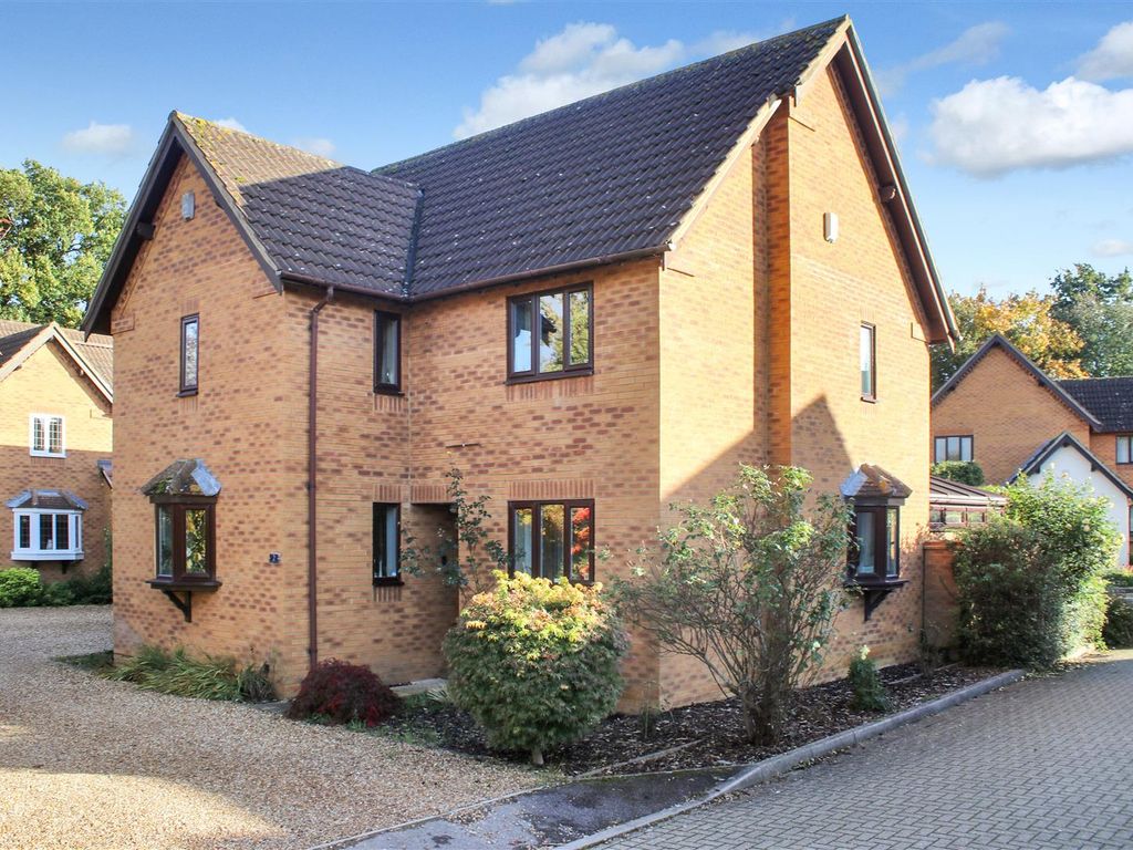 4 bed detached house for sale in Cranberry Close, Walnut Tree, Milton Keynes MK7, £525,000