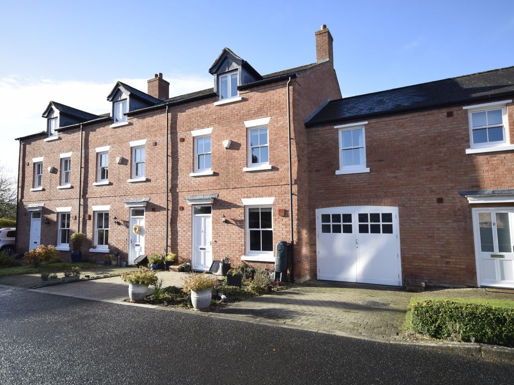 4 bed town house for sale in Mount Crescent, Whitchurch SY13, £285,000