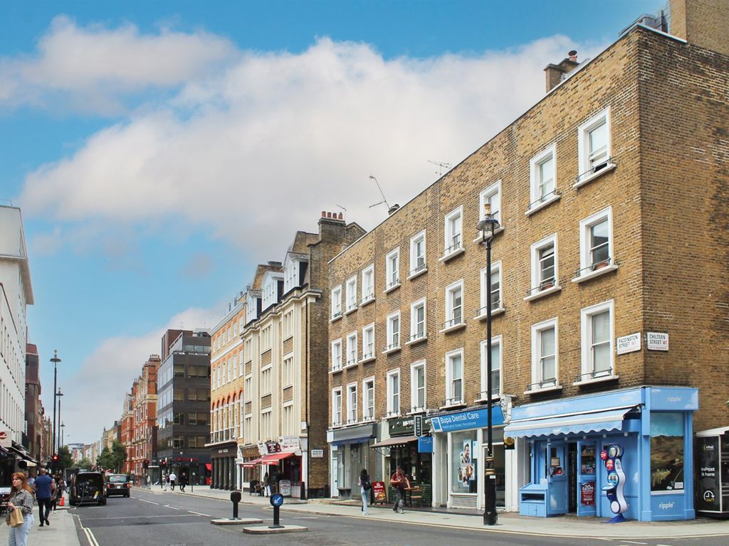 2 bed flat for sale in Paddington Street, London W1U, £960,000