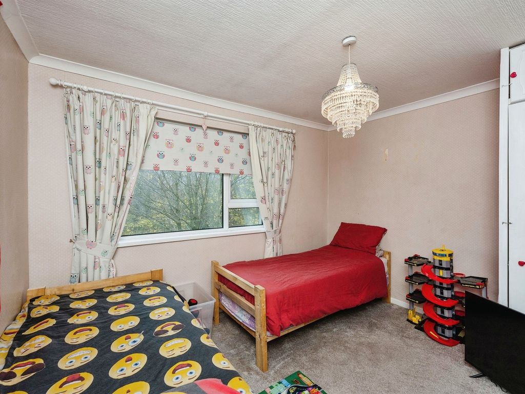 2 bed flat for sale in Aberkenfig, Bridgend CF32, £110,000