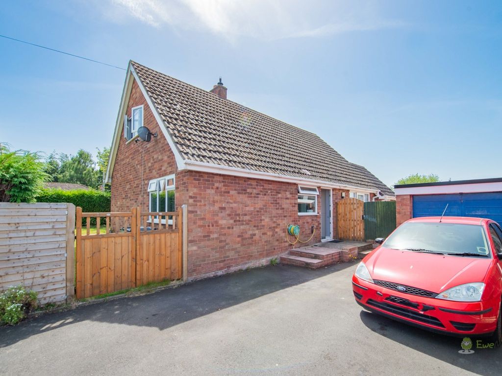 4 bed detached bungalow for sale in The Oval, Bicton, Shrewsbury SY3, £310,000