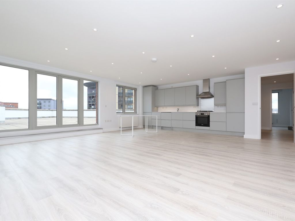 3 bed flat for sale in Eden Grove, London N7, £1,000,000