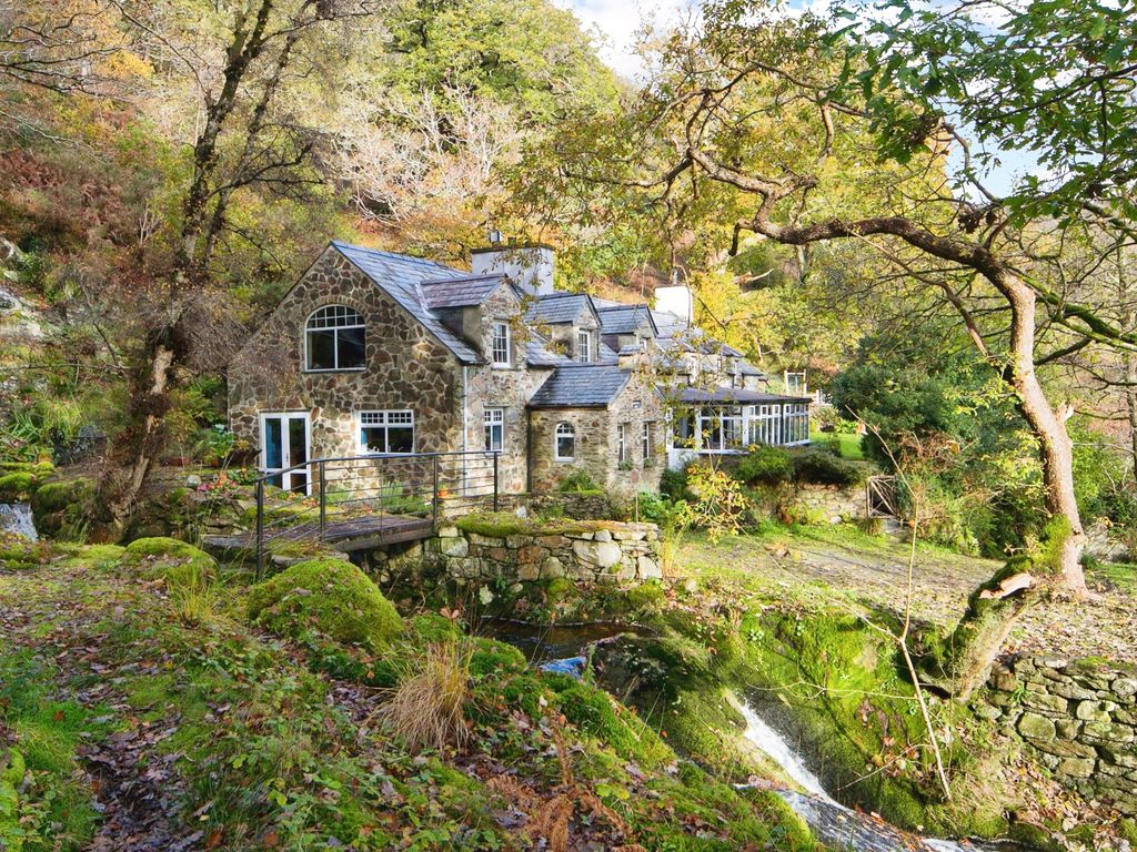 4 bed detached house for sale in Tan-Y-Bwlch, Blaenau Ffestiniog, Gwynedd LL41, £725,000