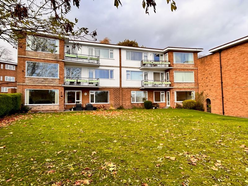 2 bed flat for sale in Brooks Road, 152334 B72, £184,250