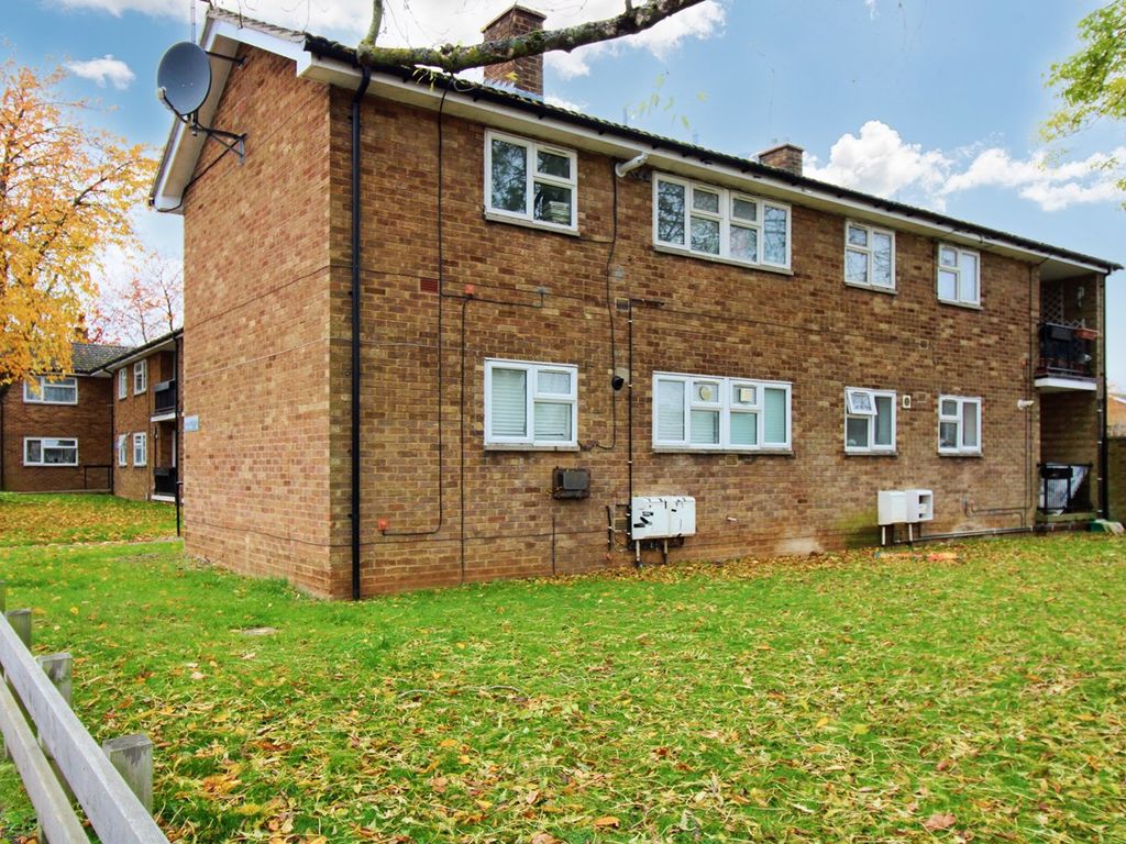 1 bed flat to rent in Park View, Stevenage SG2, £900 pcm