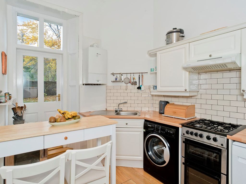 2 bed flat for sale in Perth Street, Edinburgh EH3, £380,000