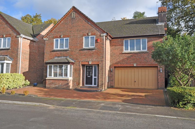 4 bed detached house for sale in Perfect Family House, Acorn Close, Rogerstone NP10, £550,000