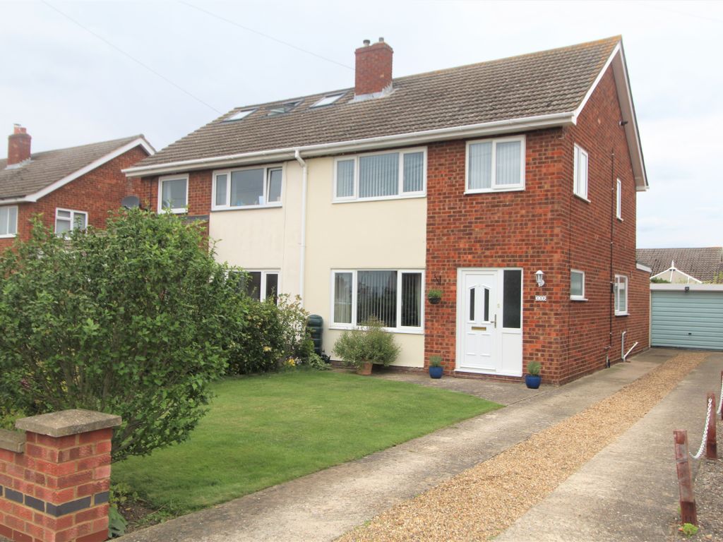 3 bed semi-detached house for sale in Mead End, Biggleswade SG18, £400,000