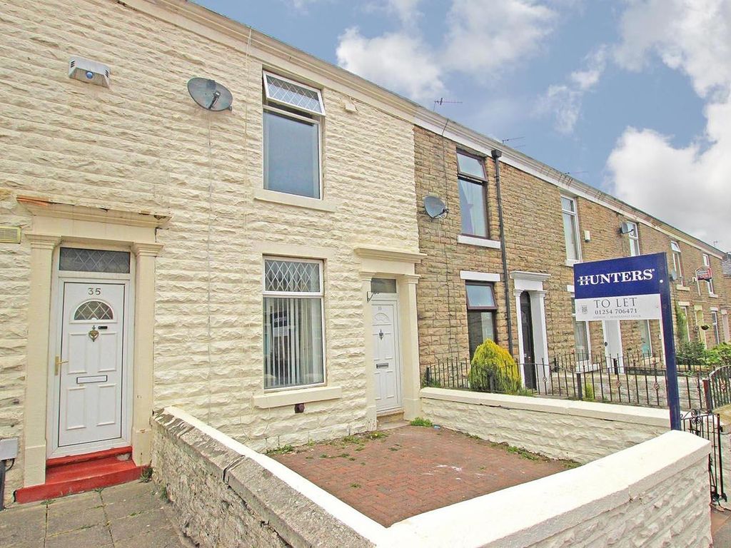 2 bed terraced house to rent in Lynwood Avenue, Darwen BB3, £625 pcm