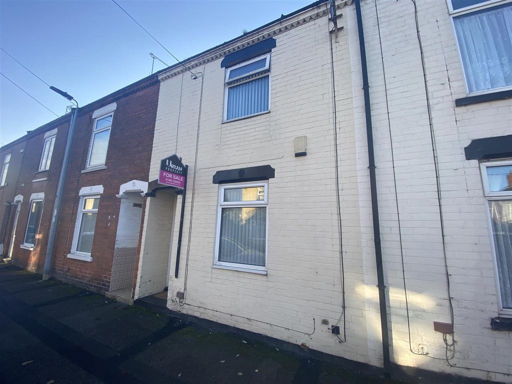 2 bed property for sale in Wynburg Street, Hull HU9, £70,000