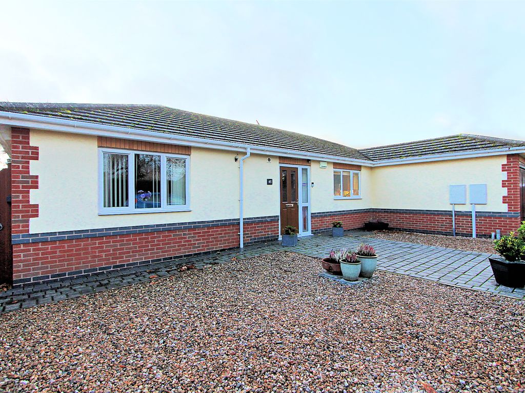 3 bed detached bungalow for sale in Broad Street, Syston LE7, £385,000