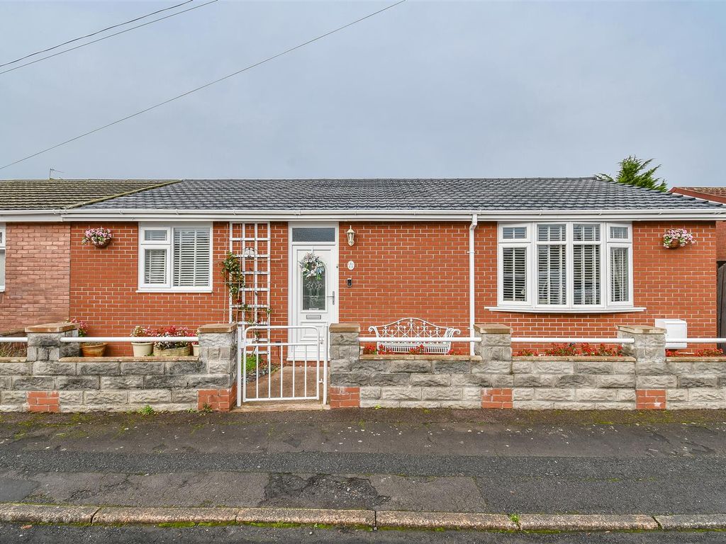 3 bed bungalow for sale in Elm Grove, Barry CF63, £275,000