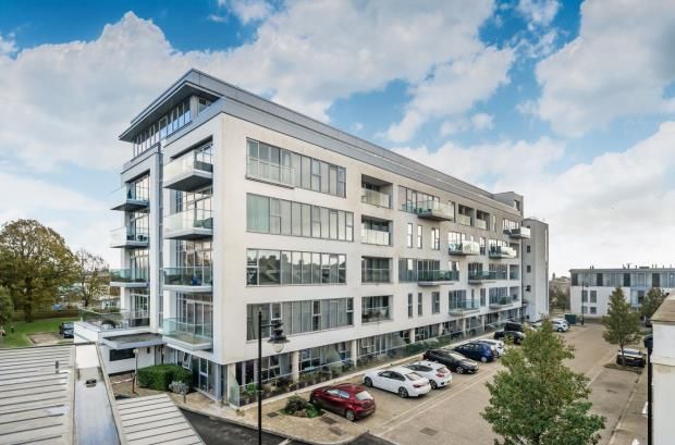 2 bed flat for sale in Discovery Road, Plymouth, Devon PL1, £234,500