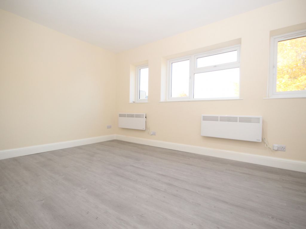 1 bed flat to rent in Greenford Road, Greenford, Middlesex UB6, £1,600 pcm