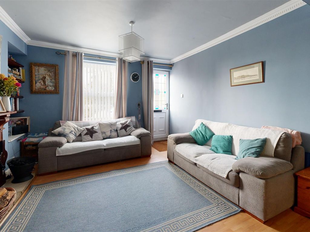 2 bed property for sale in St. Georges Road, Portland DT5, £200,000