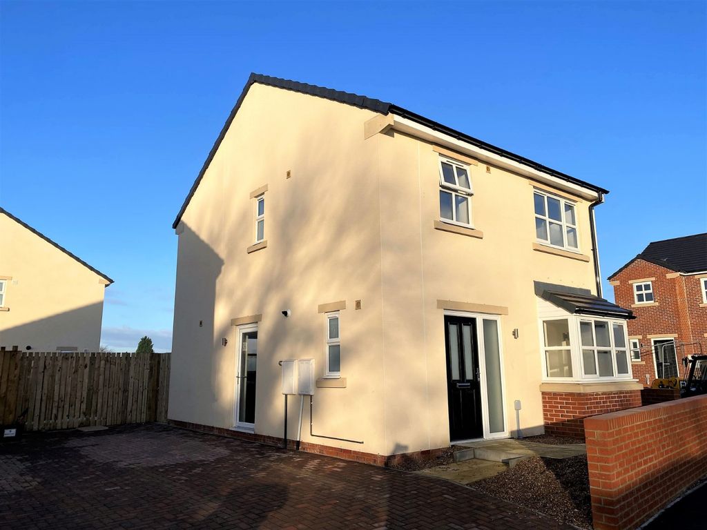 3 bed detached house for sale in Plot 68, Marina View, Stainforth DN7, £220,500