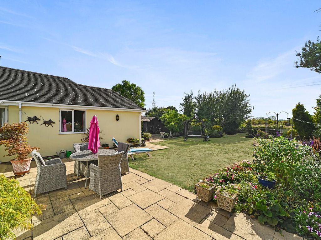 4 bed detached house for sale in Beazley End, Braintree CM7, £700,000
