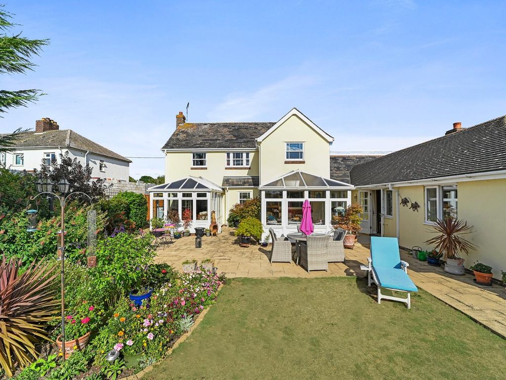4 bed detached house for sale in Beazley End, Braintree CM7, £700,000