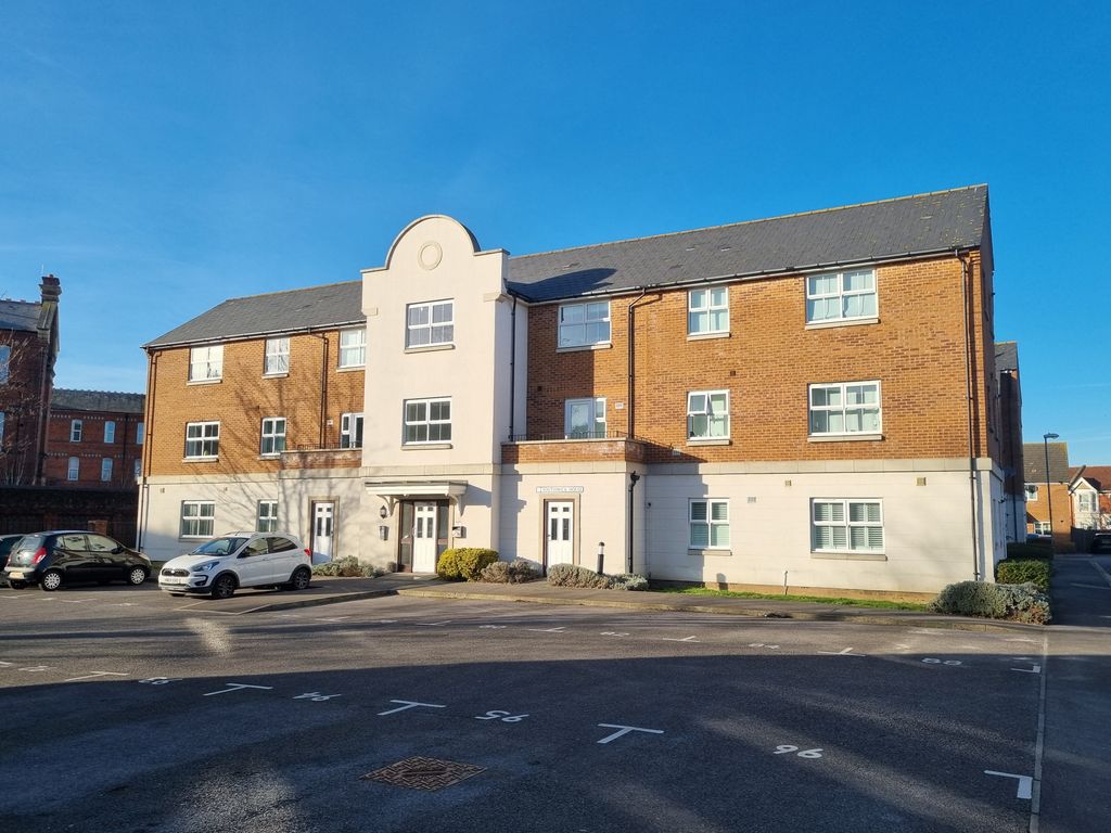 2 bed flat for sale in Cotton Road, Portsmouth PO3, £210,000