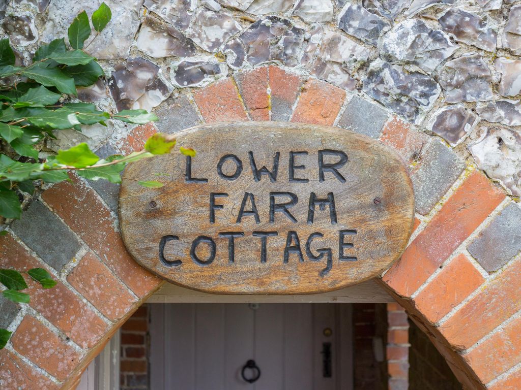 5 bed cottage for sale in Fosbury, Marlborough, Wiltshire SN8, £750,000