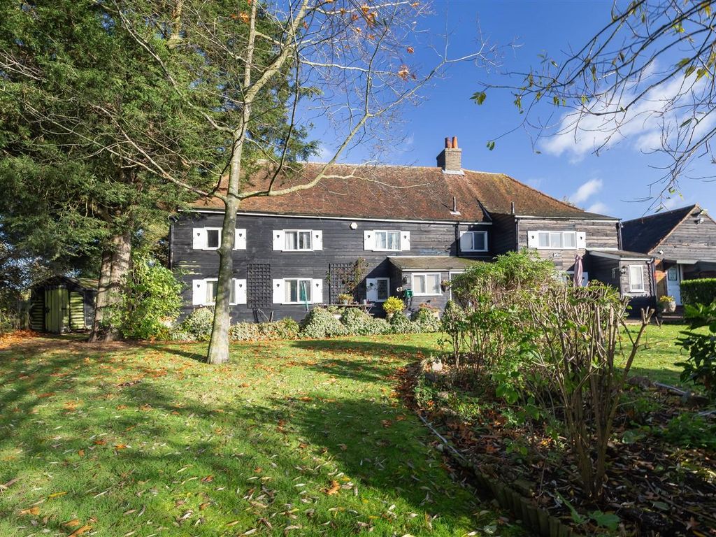 5 bed detached house for sale in Rye Hill Road, Rye Hill, Thornwood CM18, £925,000