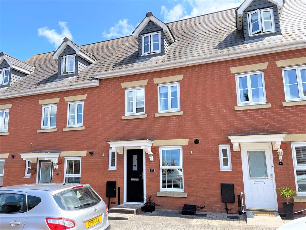 3 bed town house for sale in Crown Way, Kings Heath, Exeter EX2, £369,500