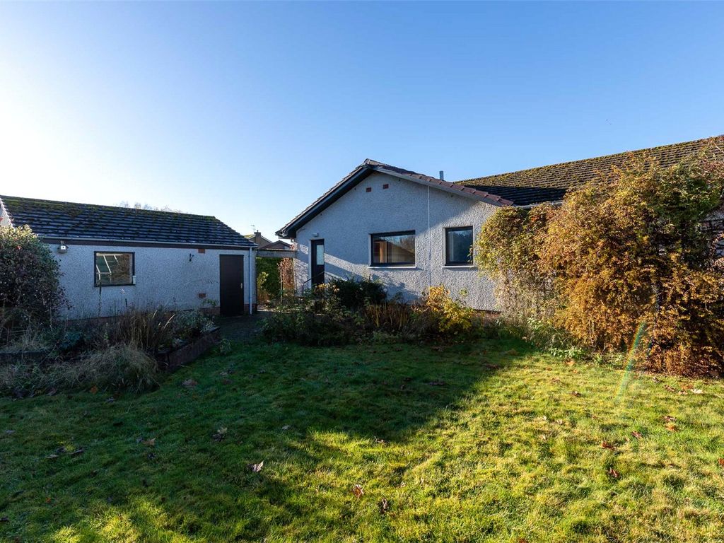 4 bed detached bungalow for sale in Kirkhill Drive, Luncarty, Perth PH1, £320,000