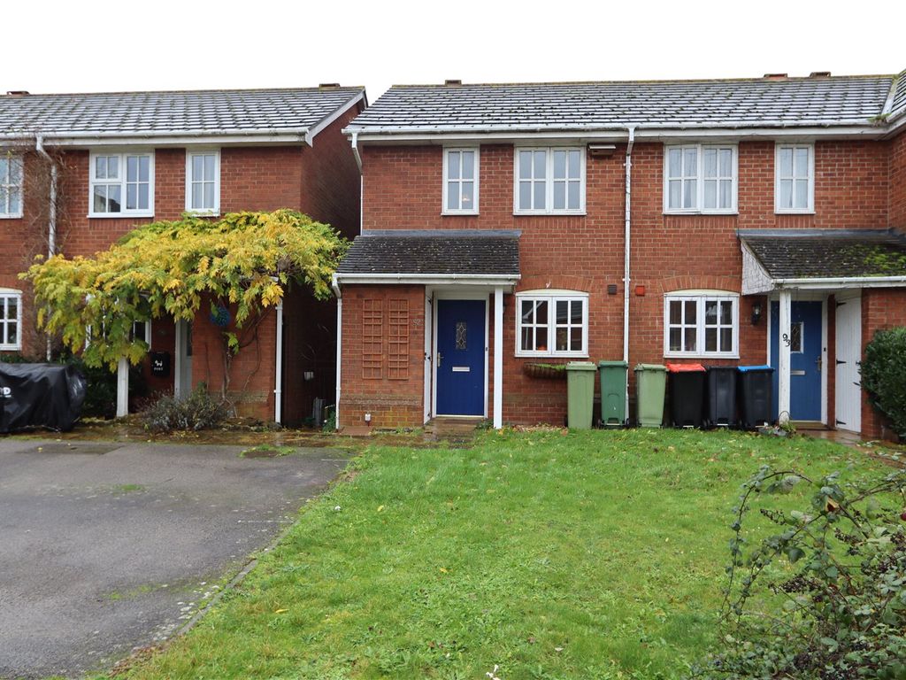 2 bed terraced house for sale in Oriel Close, Wolverton, Milton Keynes, Buckinghamshire MK12, £260,000