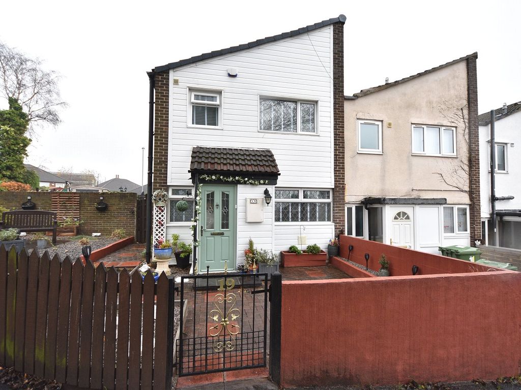 3 bed end terrace house for sale in Field End, Leeds LS15, £192,500