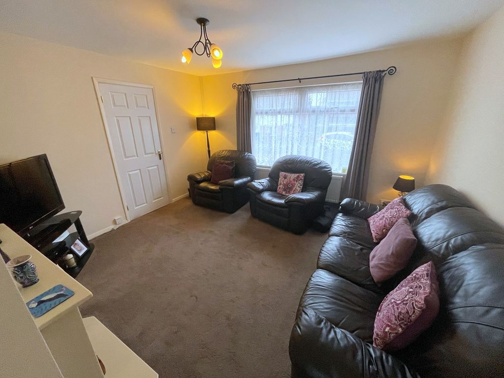 3 bed semi-detached house for sale in Farm Close, Horninglow, Burton-On-Trent DE13, £214,950