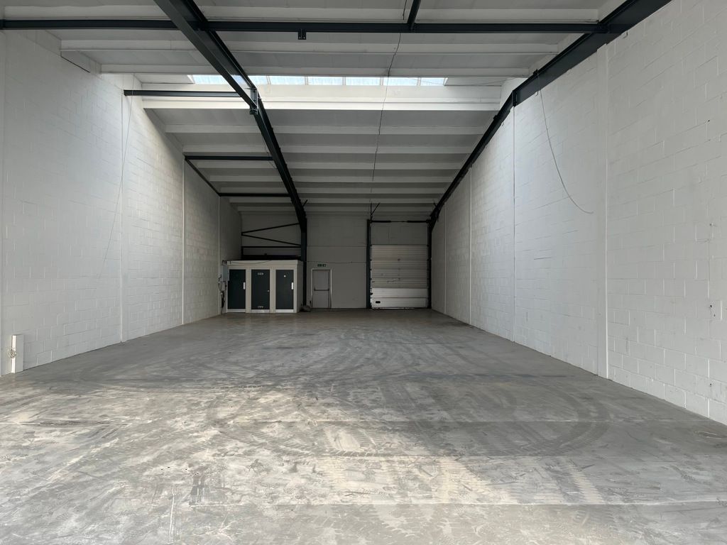 Warehouse to let in Unit 20-23 Erica Road, Stacey Bushes Trade Centre, Milton Keynes MK12, £47,200 pa