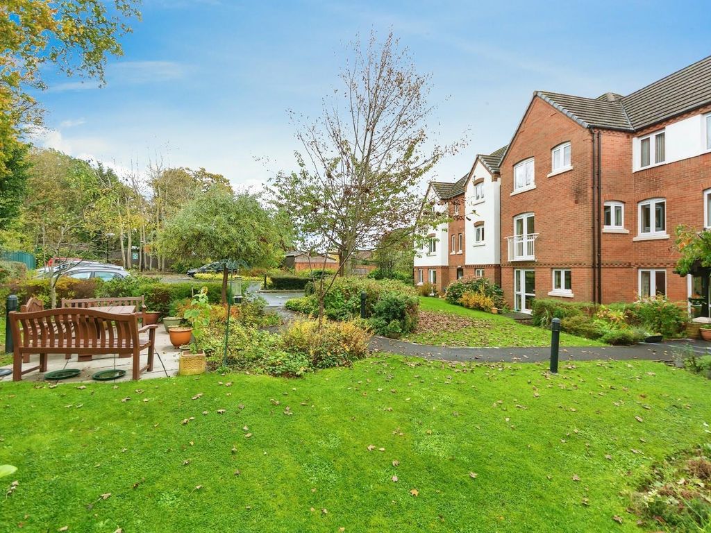 2 bed property for sale in Lugtrout Lane, Solihull B91, £80,000