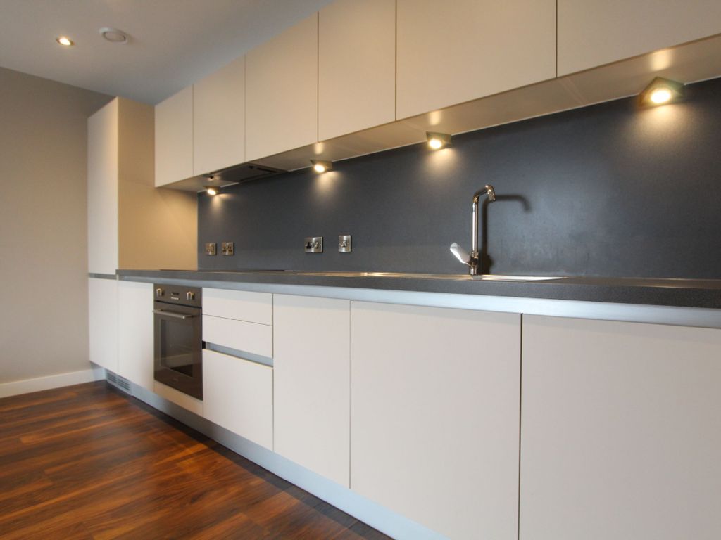 1 bed flat for sale in Water Street, Liverpool L2, £150,000