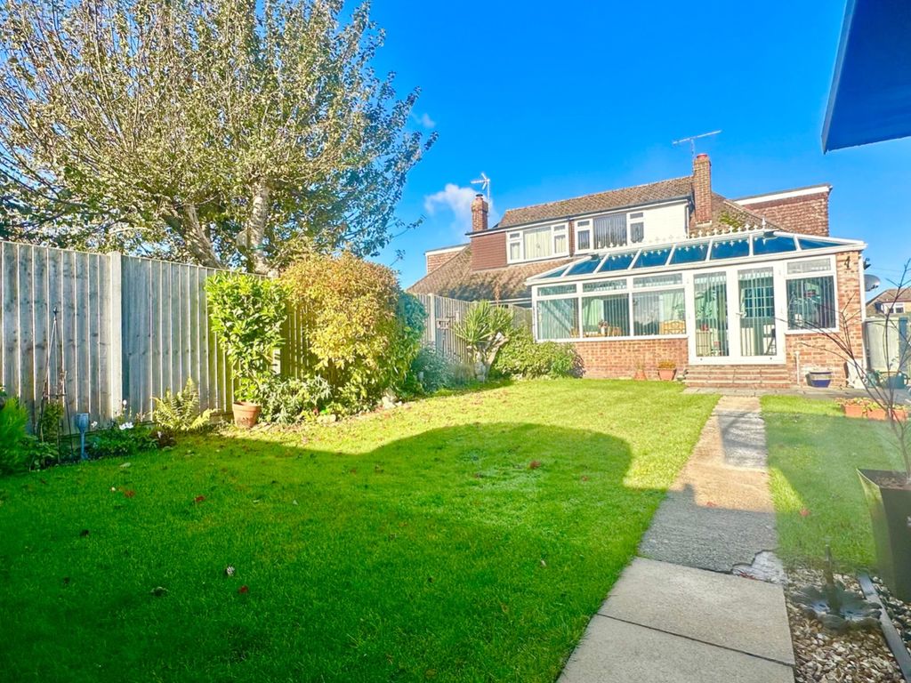 4 bed semi-detached house for sale in Melrose Gardens, Arborfield Cross, Reading, Berkshire RG2, £450,000