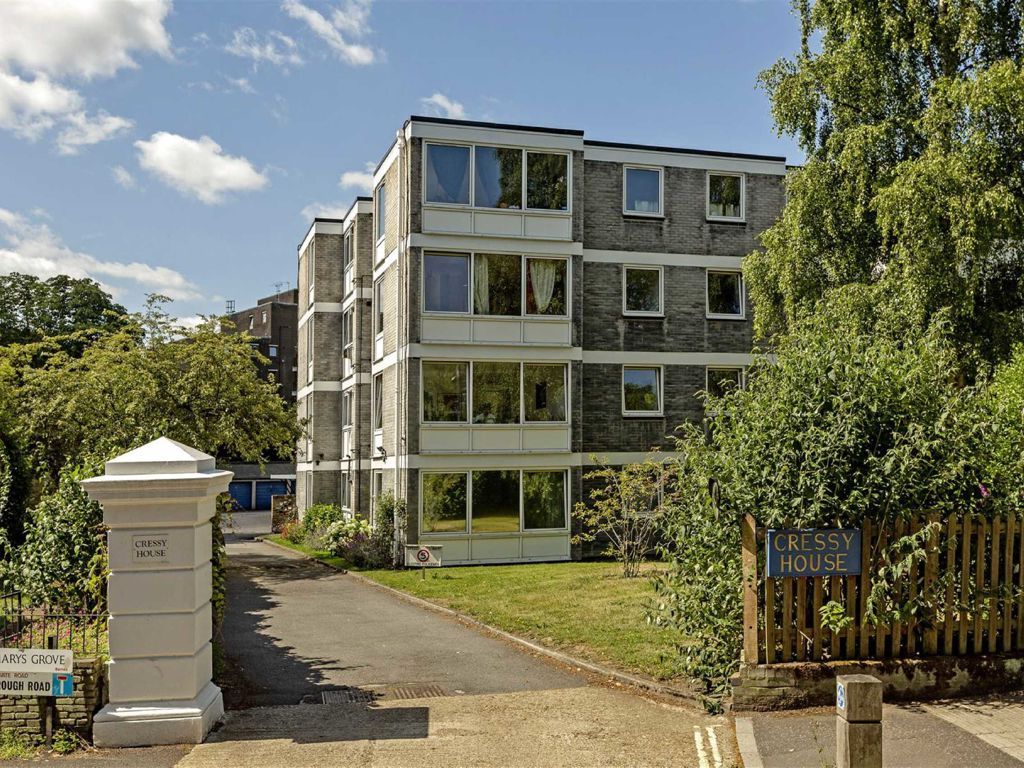 2 bed flat to rent in Queens Ride, London SW13, £1,900 pcm