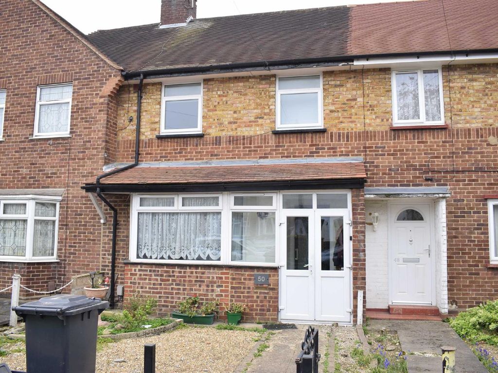 2 bed terraced house to rent in Hurst Drive, Waltham Cross EN8, £1,550 pcm