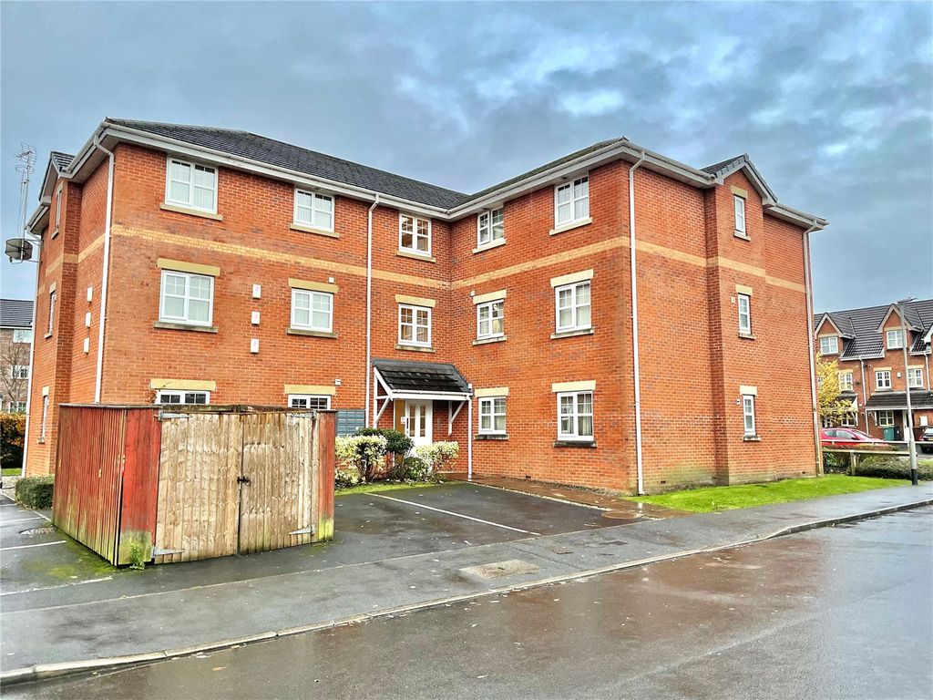 2 bed flat for sale in The Fieldings, Fulwood, Preston PR2, £105,000