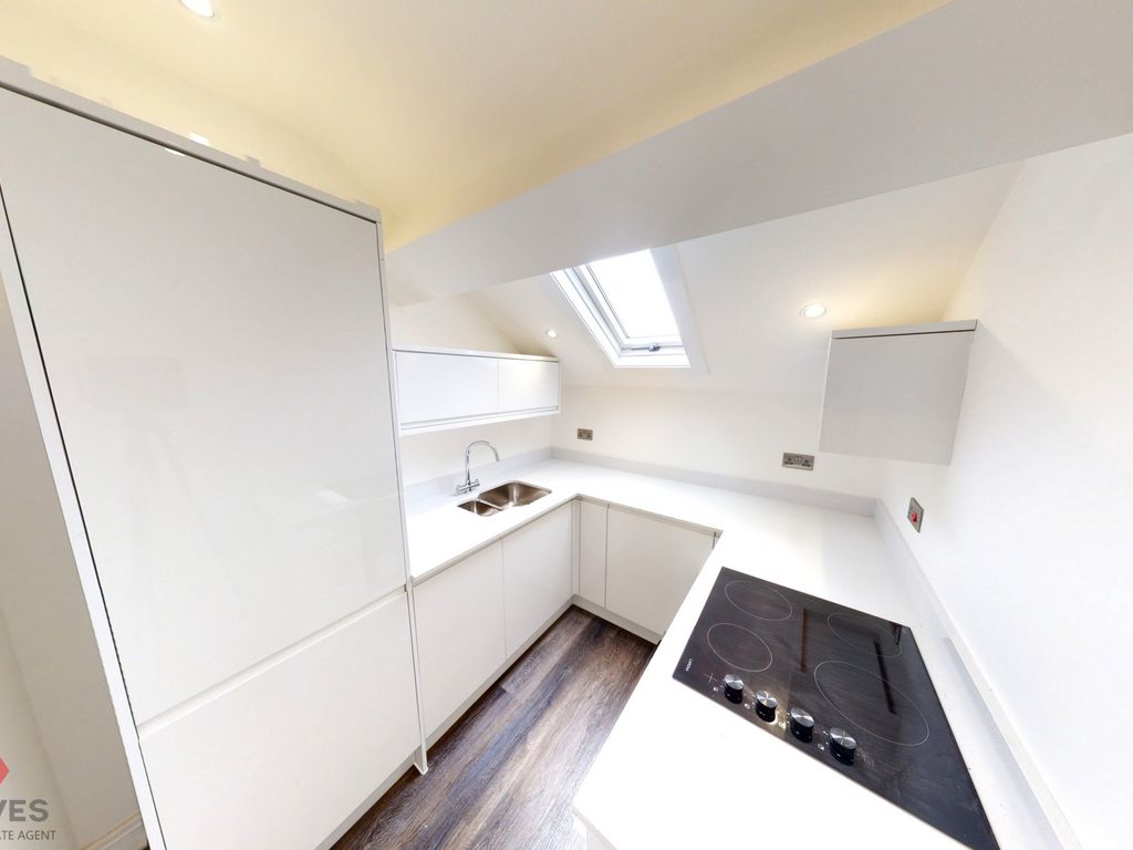 2 bed flat for sale in Walmer Road, Waterloo L22, £119,950